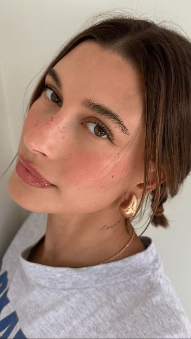 Strawberry skin makeup trend