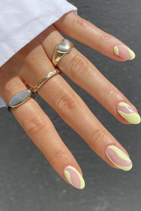 Minimal Nail Art