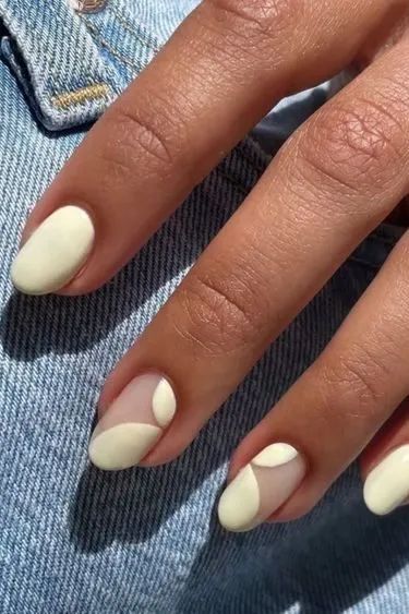 Minimal Design Butter Yellow Nails