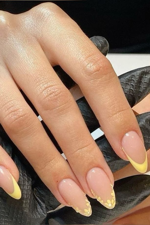 Floral Butter Yellow Nails