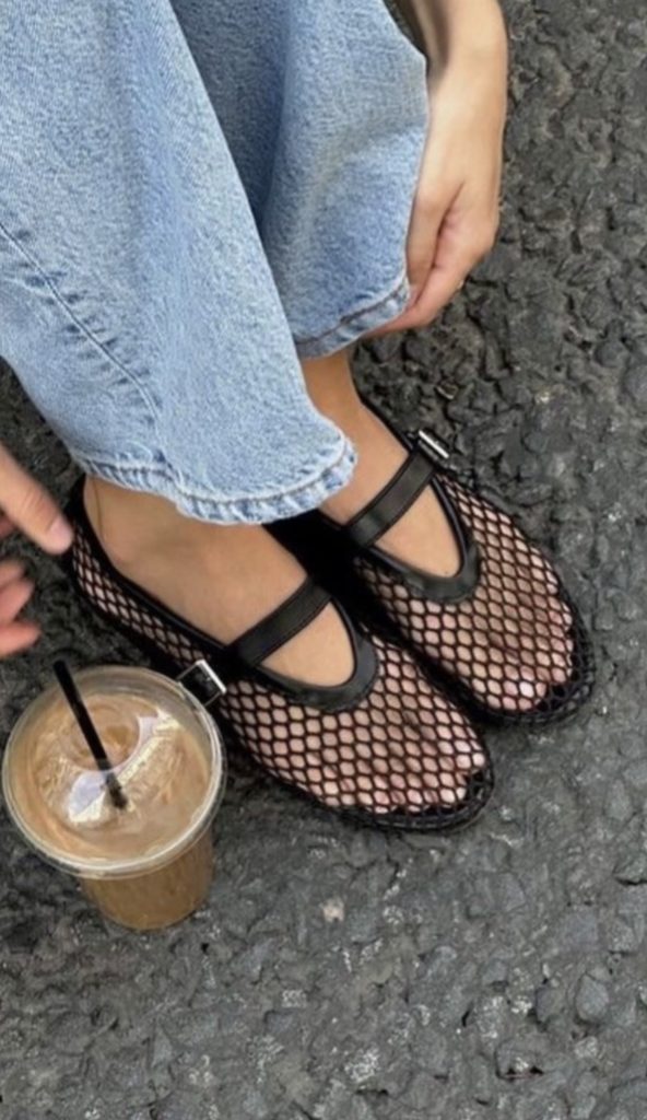 Mesh Spring Shoe Trends