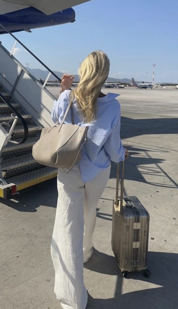 White Pants Summer Airport Outfits