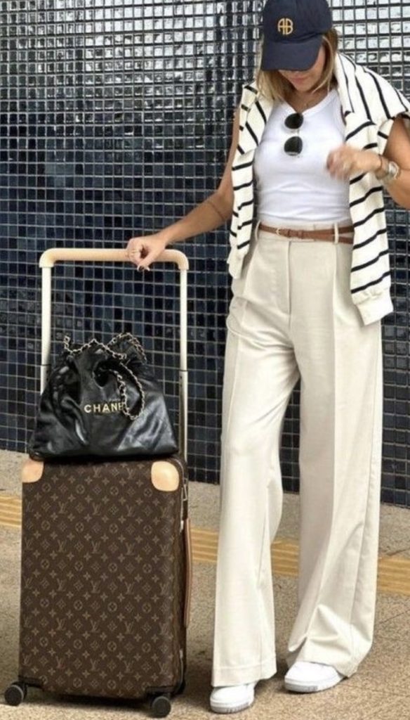 White Pants Summer Travel Outfits