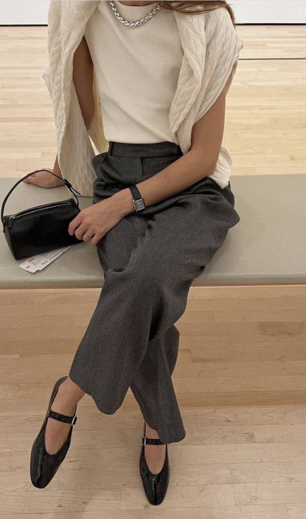 Smart Casual outfit with gray pants