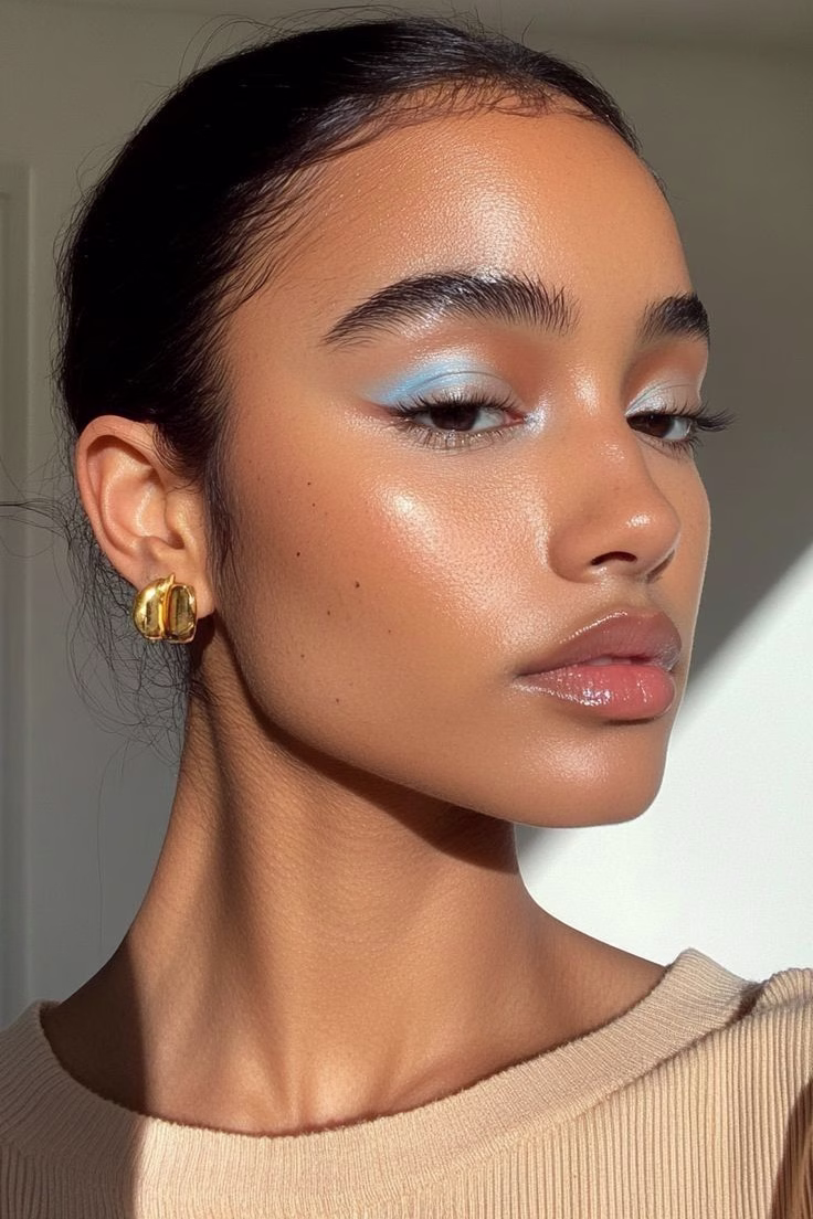 Blue Eyeshadow Spring Makeup Trends